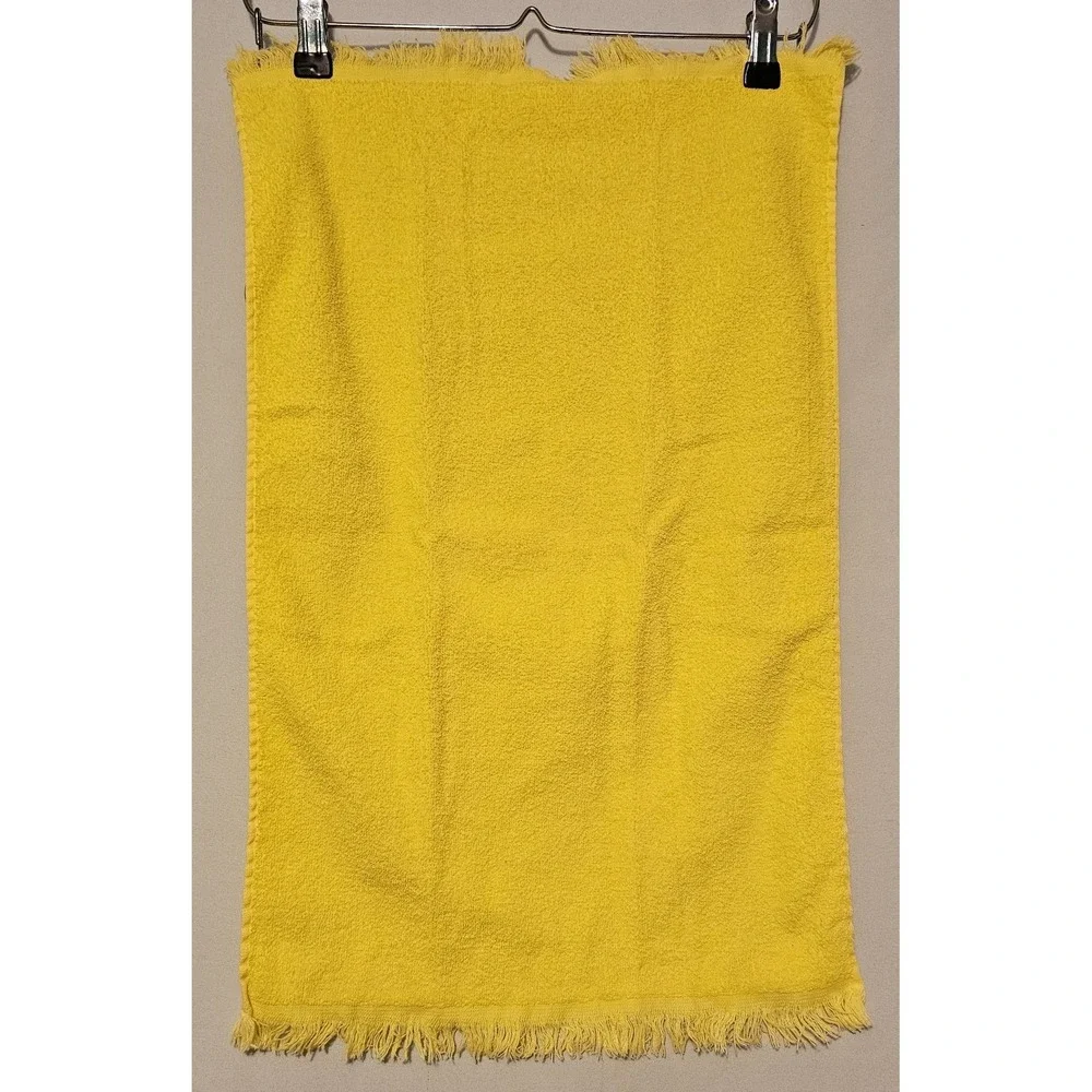 Vintage 1970/1980 Set Of 4 Cannon Bright Yellow Hand Towels With Fringe USA